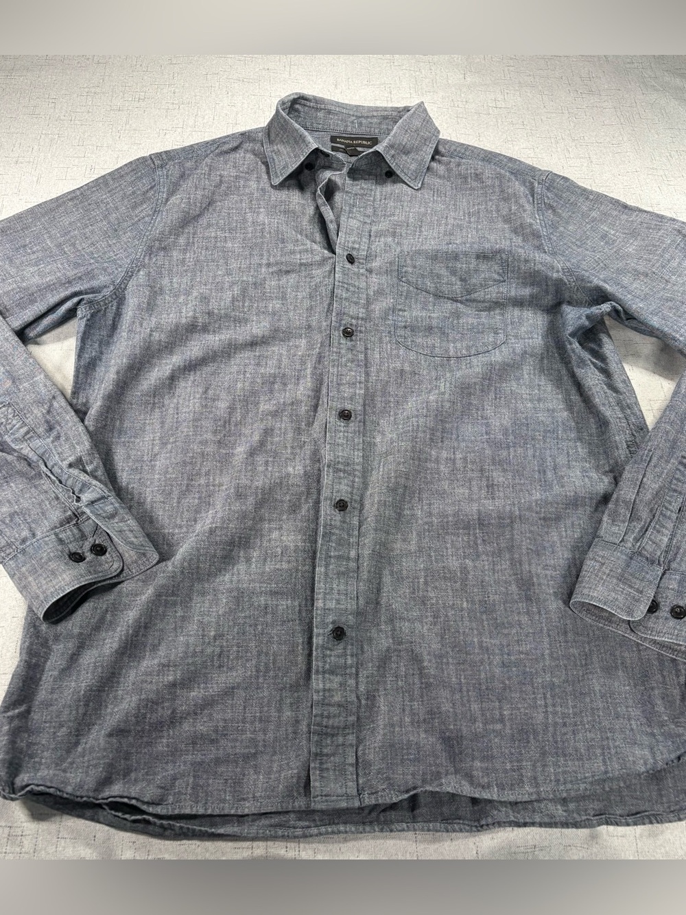 Banana Republic Casual Men's Blue Button-Up Shirt